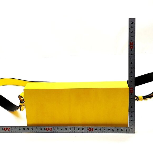 Fendi Shoulder Bag Yellow Leather mon-995-091725 - Picture 2 of 16
